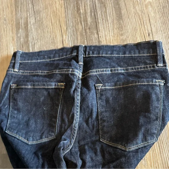 Excellent condition. Allows for stretch - Picture 2 of 3